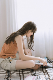 不扣钮的女孩》